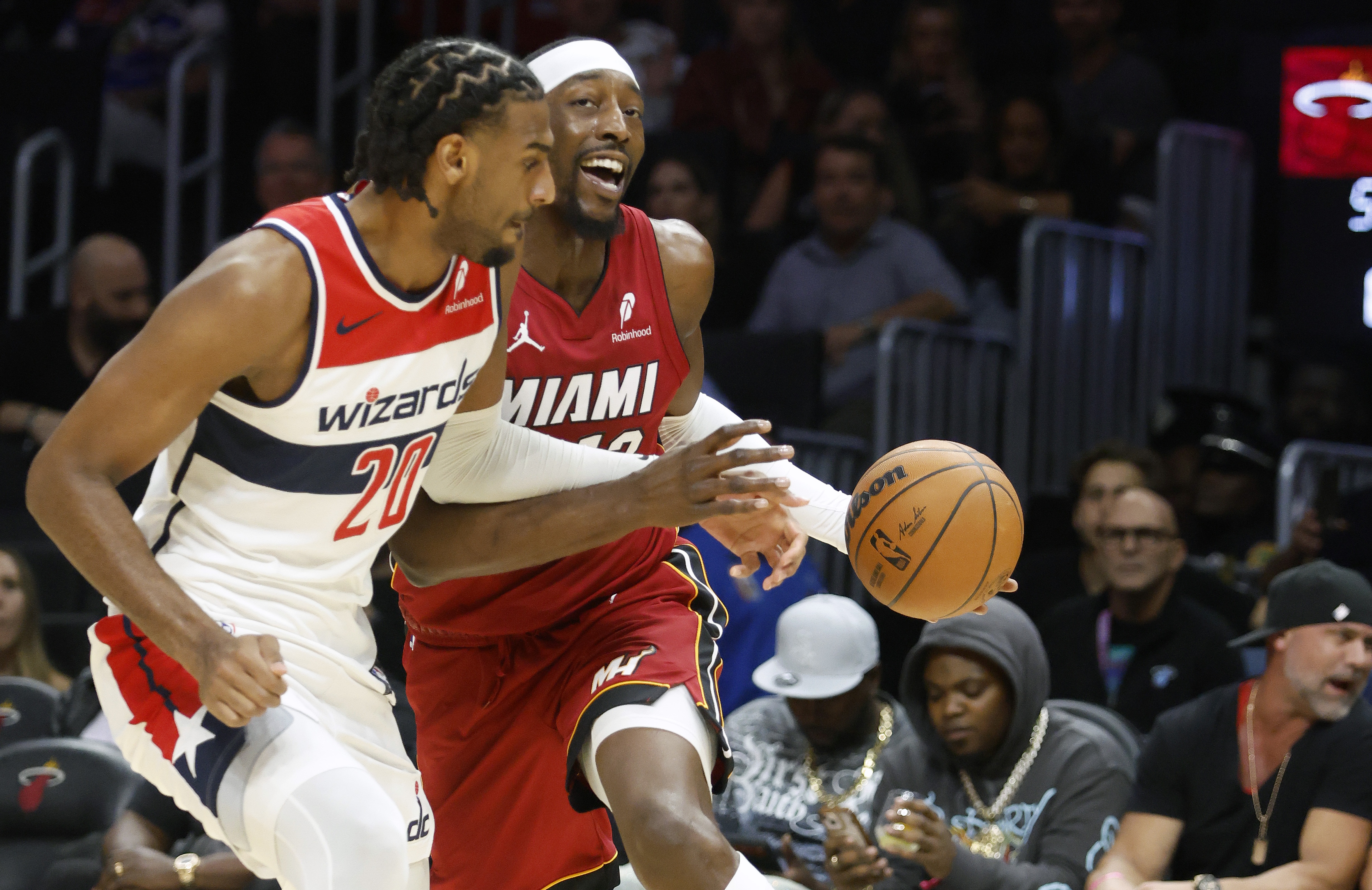 Kaiyun Sports-开云体育-TA名记：热火应该在领先27分且阿德巴约得到81分后将其换下！