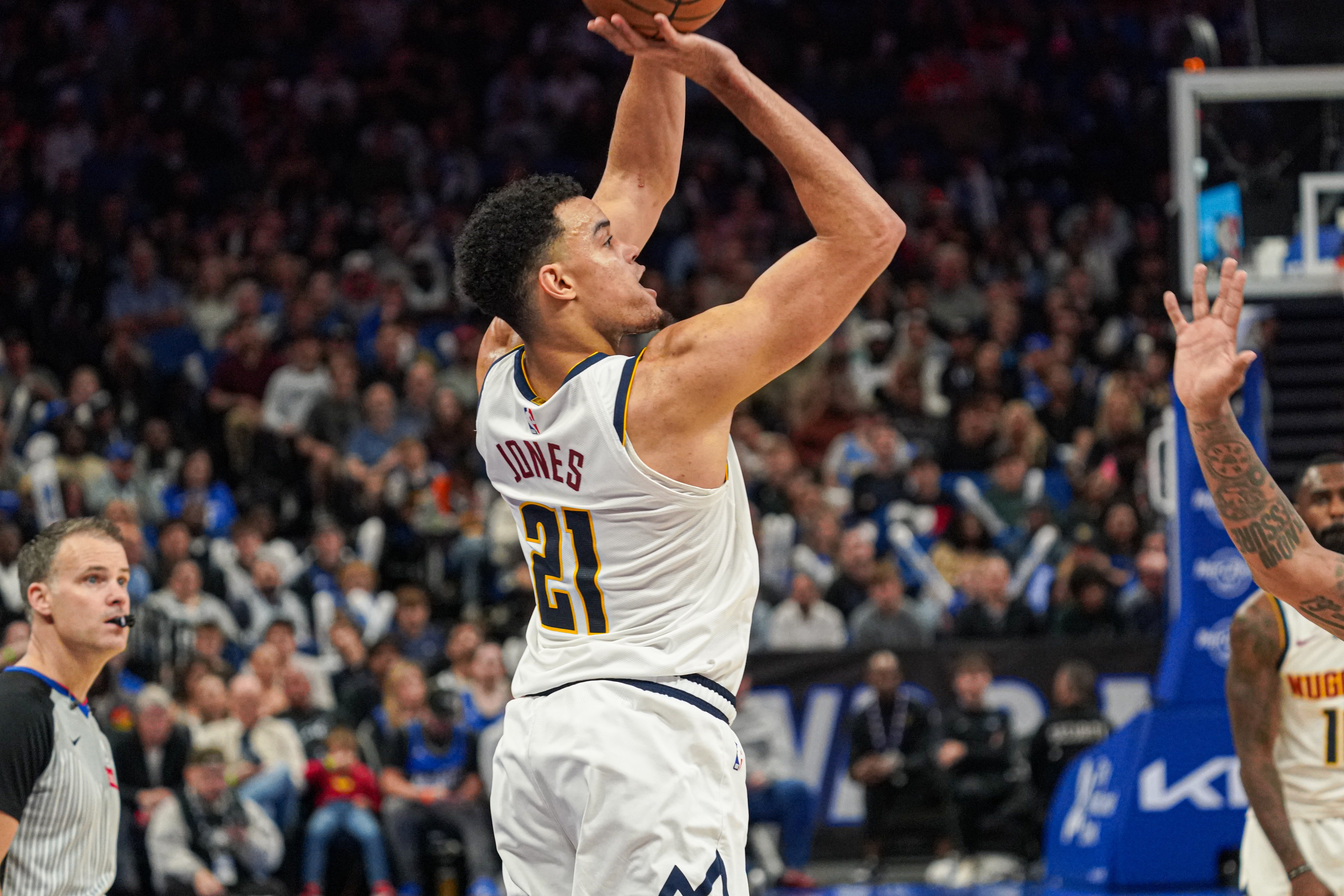 开云-爱游戏-Scotto：掘金预计将转正斯潘塞·琼斯 他们将关注交易和买断市场